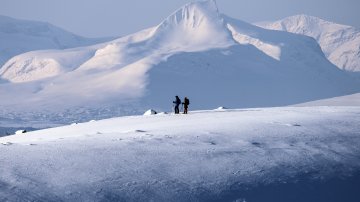 Tunturihiihtäjän Kilpisjärvi – opas talviseen seikkailuun!